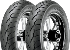Close-up van het loopvlak Pirelli Night Dragon GT 180/65 B16 81 H Rear TL M/C RF