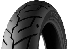 Close-up van het loopvlak Michelin Scorcher 31 110/90 B19 62 H Front TL M/C