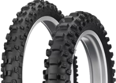 Close-up van het loopvlak Dunlop Geomax MX33 60/100-10 33 J Front TT NHS