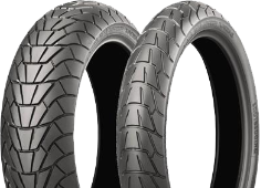 Close-up van het loopvlak Bridgestone Battlax Adventurecross Scrambler AX41S 130/80-18 66 P Front TT