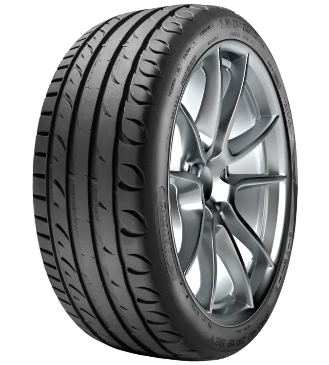 Taurus Ultra High Performance 235/40 R18 95 Y XL