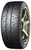 Close-up van het loopvlak Yokohama Advan Neova AD09 285/30 R18 97 W XL, RPB