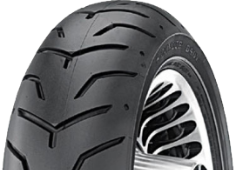 Close-up van het loopvlak Dunlop D407 180/55 B18 80 H Rear TL H-D