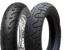 Close-up van het loopvlak Duro DM1003 150/80-15 70 S TL M/C