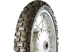 Close-up van het loopvlak Maxxis M6034 110/80-18 58 P Rear TT NHS